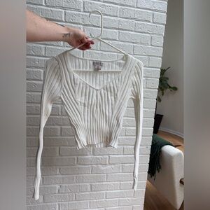 Long sleeve white cropped sweater top